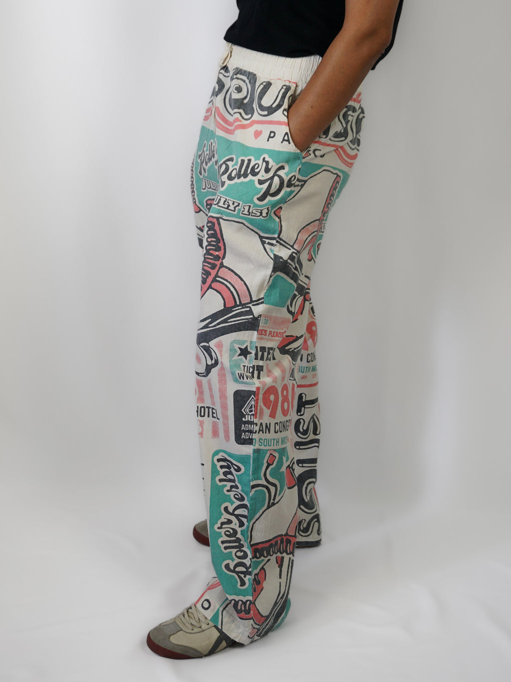 Bisqust Straight Pants